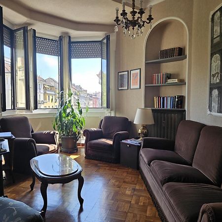 Homegallery - Elegante Appartamento Milanese Exterior foto