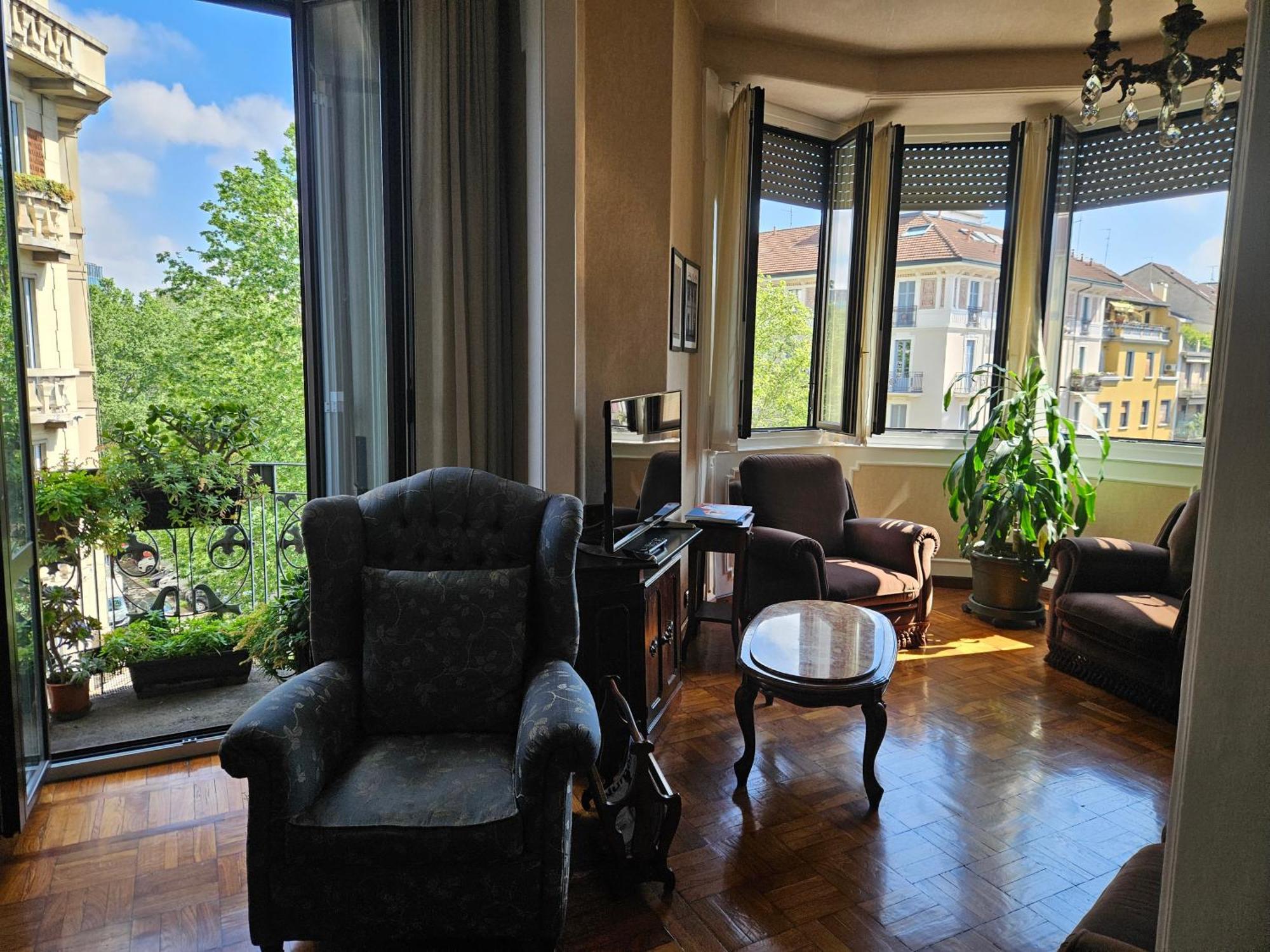 Homegallery - Elegante Appartamento Milanese Exterior foto