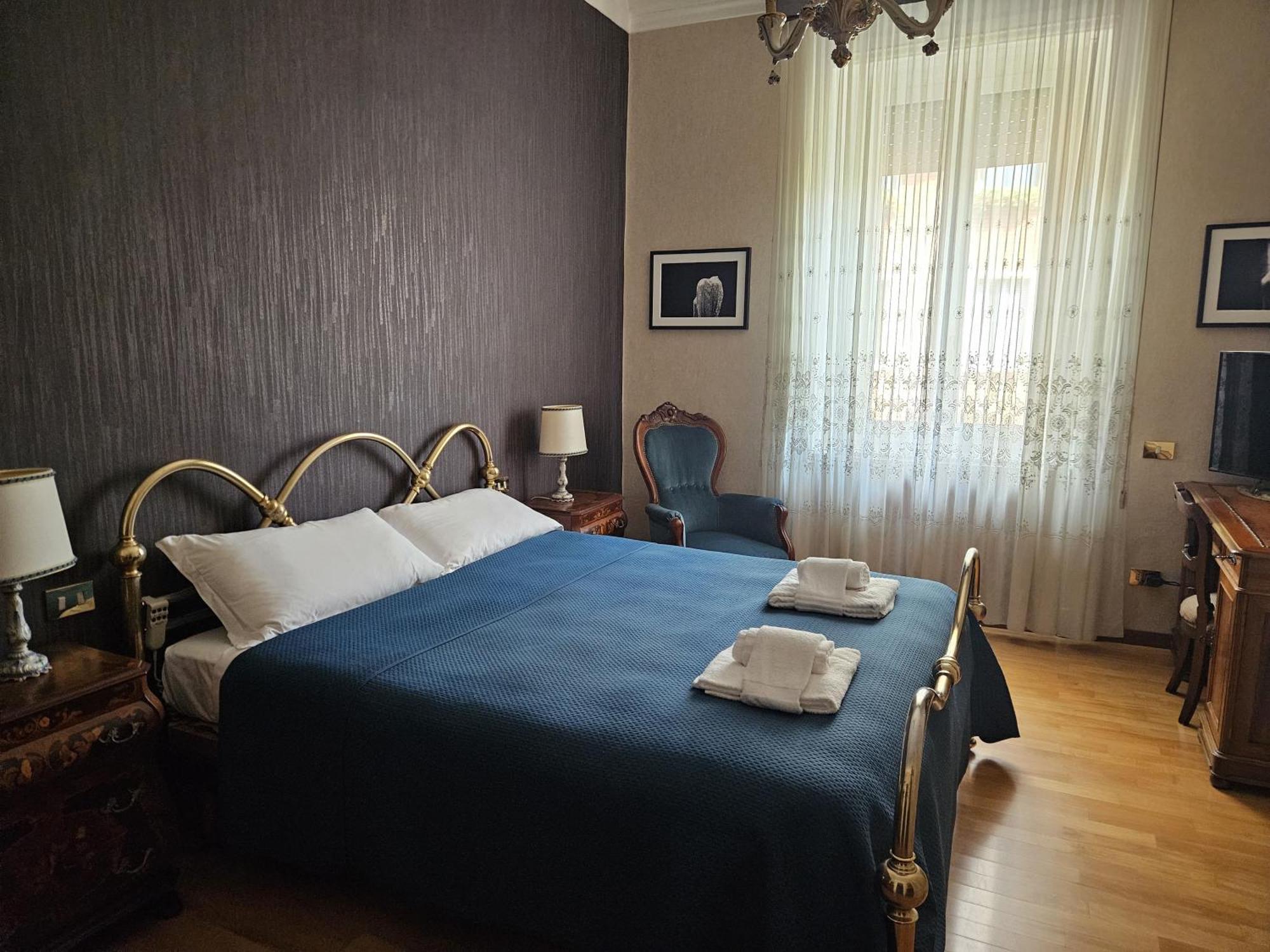 Homegallery - Elegante Appartamento Milanese Exterior foto