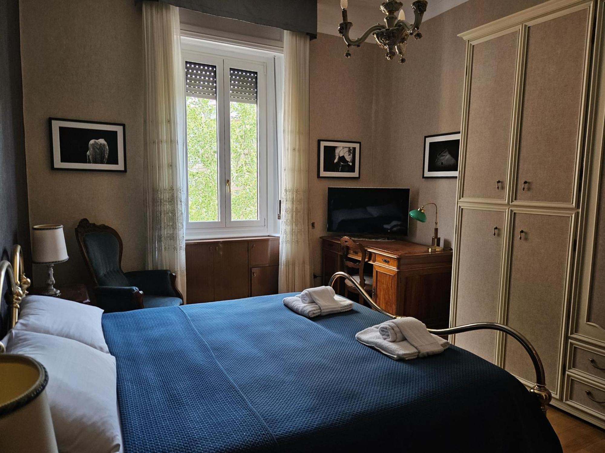 Homegallery - Elegante Appartamento Milanese Exterior foto