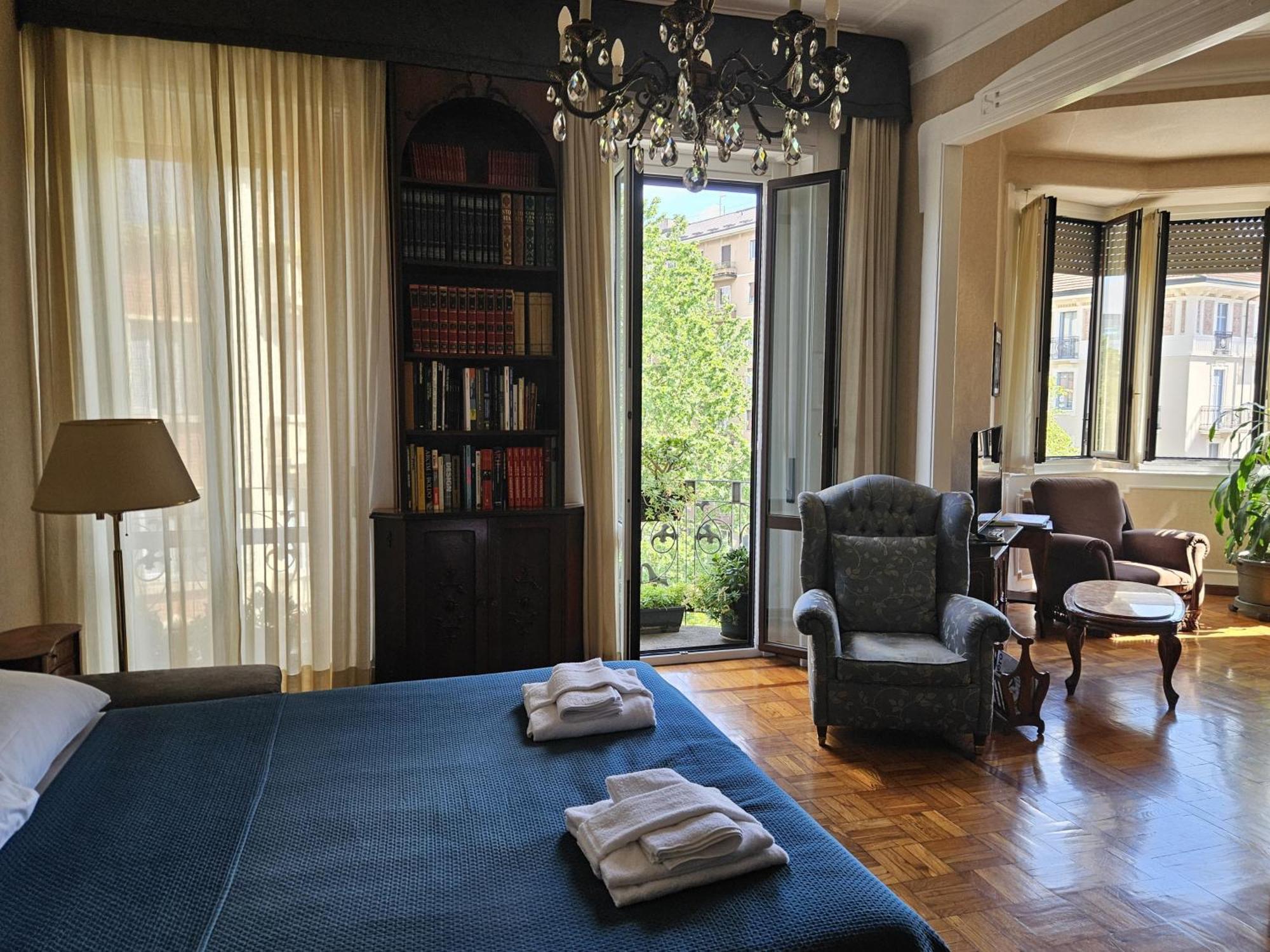 Homegallery - Elegante Appartamento Milanese Exterior foto